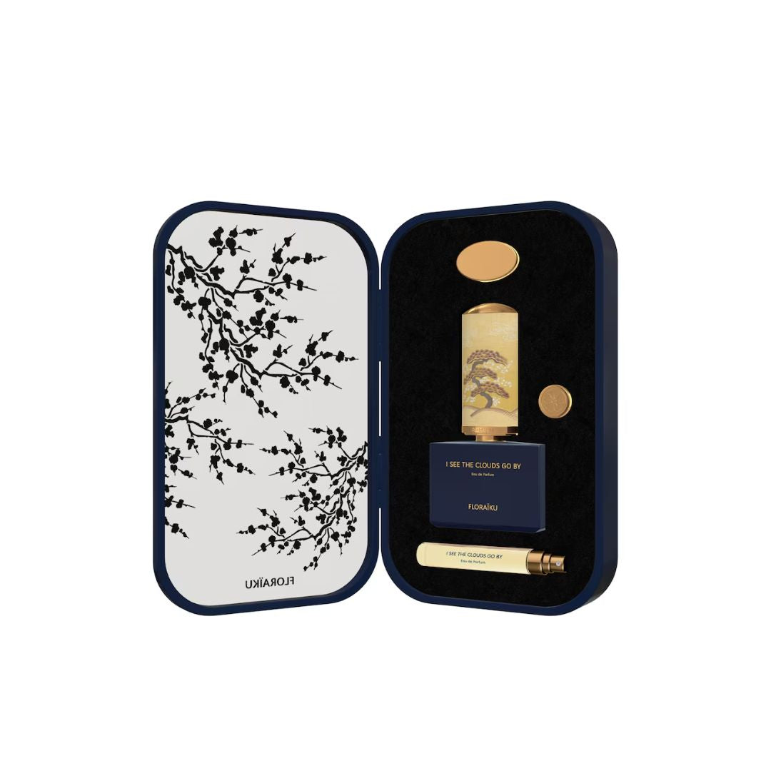 أرى الغيوم تمر أو دو بارفان 